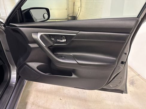 Used 2017 Nissan Altima 2.5 SR w/ Midnight Edition Package FWD image 37