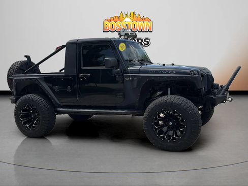Used 2016 Jeep Wrangler Unlimited Sahara AWD/4WD image 12