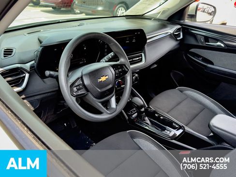 Used 2025 Chevrolet TrailBlazer LT AWD/4WD image 6