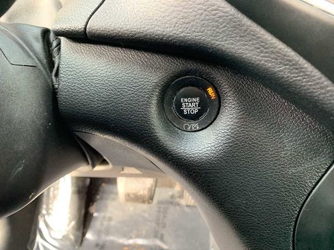 Used 2019 Jeep Cherokee Trailhawk w/ Cold Weather Group image 16