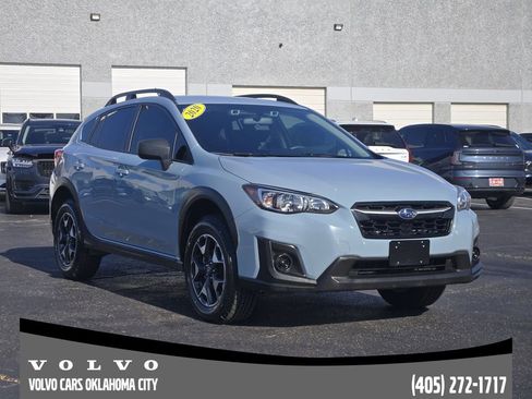 Used 2020 Subaru Crosstrek 2.0i image 2