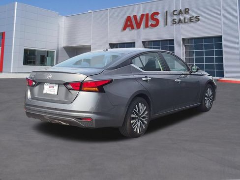 Used 2025 Nissan Altima 2.5 SV FWD image 6