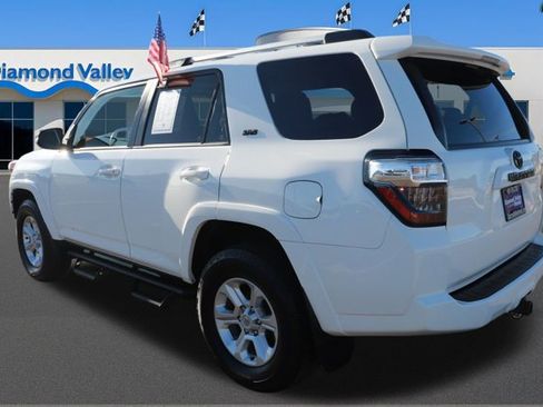 Used 2022 Toyota 4Runner SR5 Premium image 4
