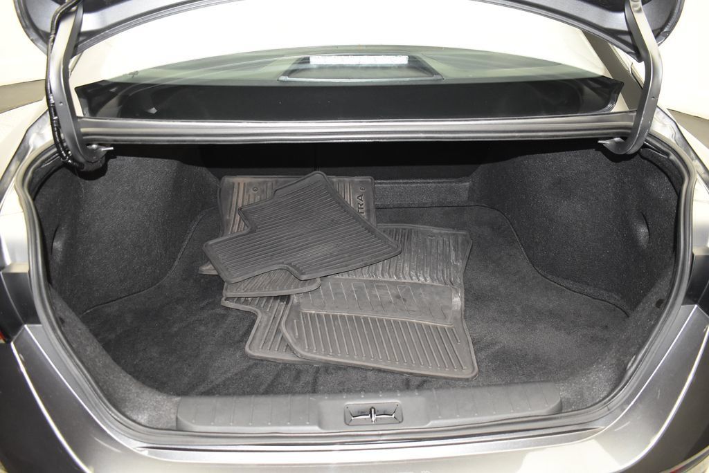 Used 2024 Nissan Sentra SR FWD image 37