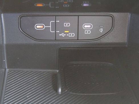 Used 2025 Kia Sorento SX AWD/4WD image 44