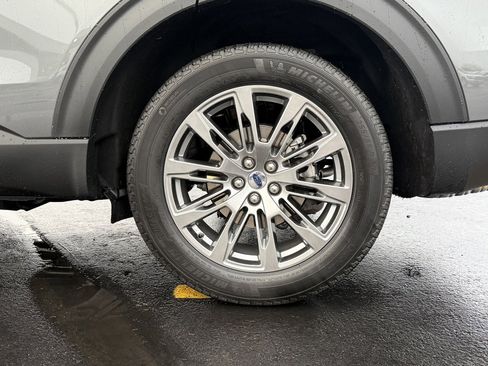 New 2026 Ford Explorer Active w/ Active Comfort Package image 16