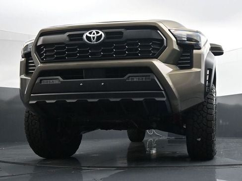 Used 2024 Toyota Tacoma TRD Off-Road AWD/4WD image 29
