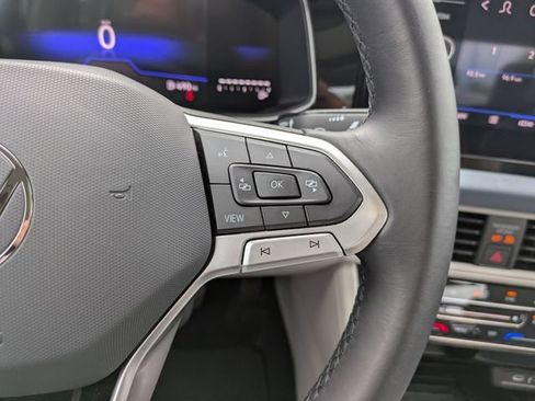 Certified 2025 Volkswagen Jetta SE FWD image 27