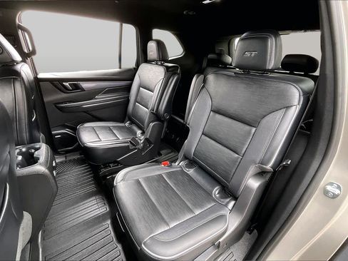 Used 2026 Buick Enclave Sport Touring w/ Power Package FWD image 20