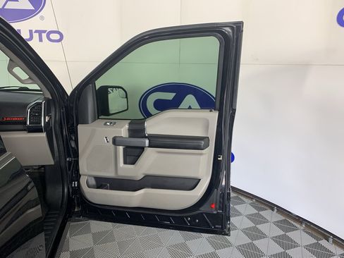 Used 2018 Ford F150 XLT image 39