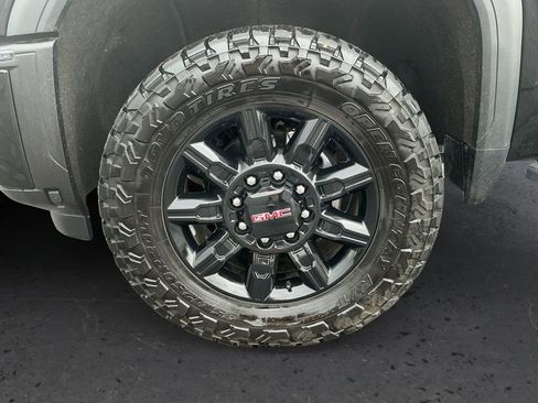 Used 2024 GMC Sierra 2500 AT4 w/ AT4 Premium Plus Package AWD/4WD image 13