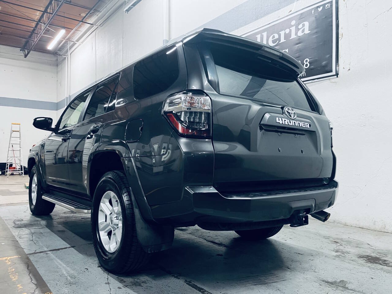 Used 2016 Toyota 4Runner SR5 RWD image 2