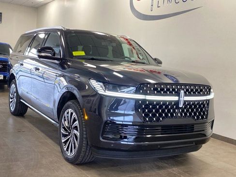 New 2026 Lincoln Navigator L Black Label AWD/4WD image 32
