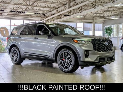 Used 2025 Ford Explorer ST AWD/4WD image 2