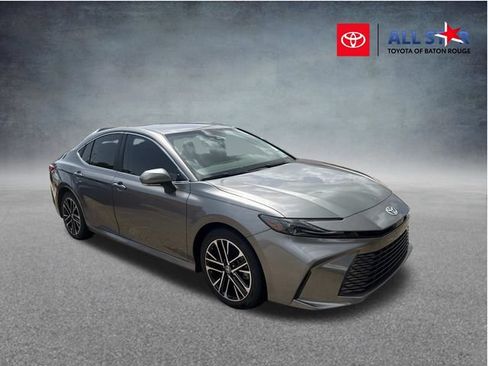 Used 2025 Toyota Camry Hybrid FWD image 1