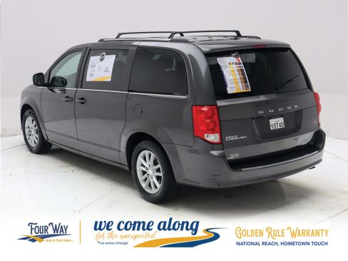 Used 2020 Dodge Grand Caravan SXT FWD image 6