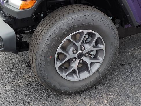 New 2026 Jeep Gladiator Sport AWD/4WD image 12