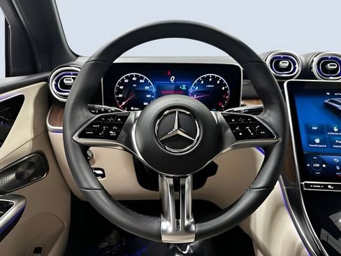 Used 2026 Mercedes-Benz GLC 300 4MATIC image 26