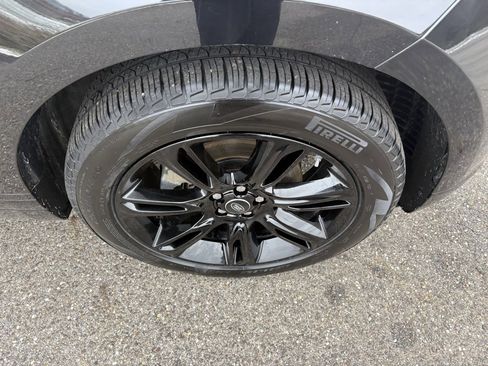 Used 2020 Land Rover Range Rover Velar S image 17