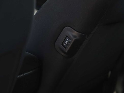 Used 2013 Nissan Leaf S FWD image 17