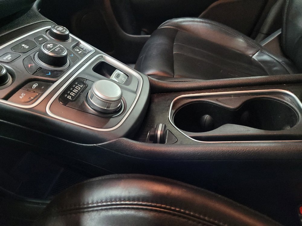 Used 2015 Chrysler 200 C FWD image 26