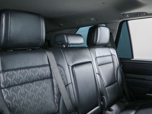 Used 2024 Toyota Sequoia SR5 w/ SR5 Premium Package AWD/4WD image 31