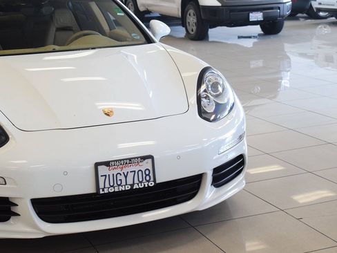 Used 2016 Porsche Panamera AWD/4WD image 9