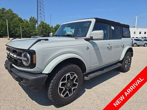 Used 2022 Ford Bronco Outer Banks AWD/4WD image 1