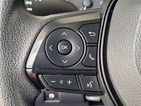 Used 2025 Toyota Corolla LE FWD image 31