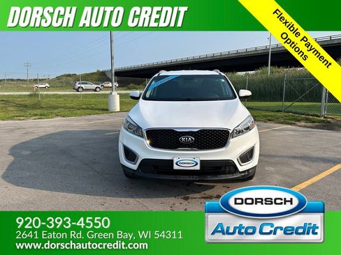 Used 2017 Kia Sorento AWD image 3