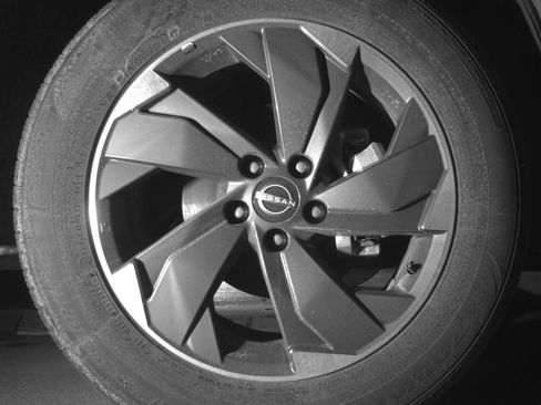 Used 2025 Nissan Rogue SV image 12