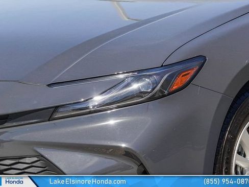 Used 2025 Toyota Camry LE FWD image 5