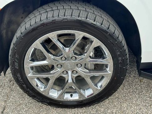 Used 2024 GMC Yukon XL Denali image 18