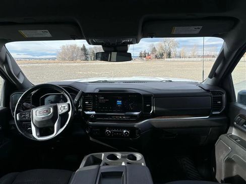 Used 2024 GMC Sierra 2500 SLE image 10