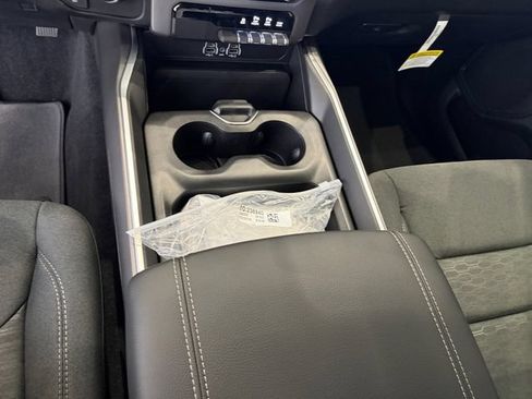 New 2026 RAM 1500 Express AWD/4WD image 17