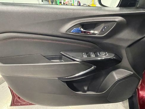 Used 2024 Chevrolet Trax RS FWD image 19