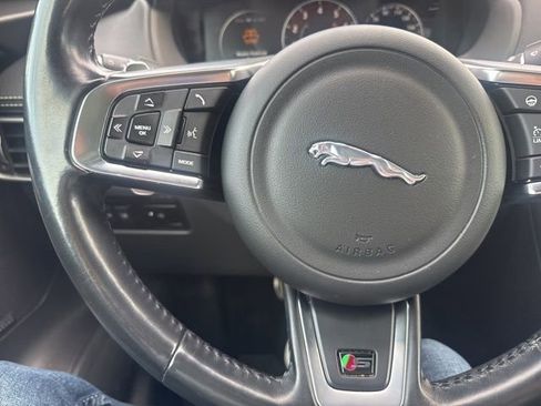 Used 2017 Jaguar F-PACE S image 27