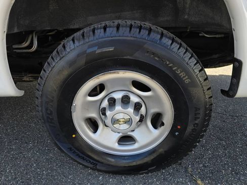 Used 2023 Chevrolet Express 3500 LS RWD image 9