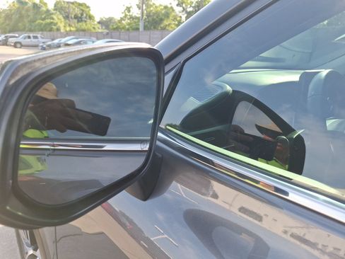 Used 2022 Toyota Highlander XLE FWD image 15