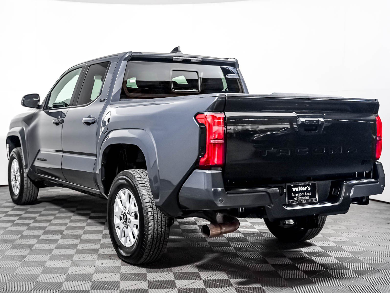 Used 2025 Toyota Tacoma SR5 RWD image 2