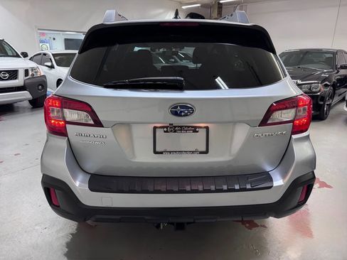 Used 2019 Subaru Outback 2.5i Limited w/ Popular Package #2 AWD/4WD image 4