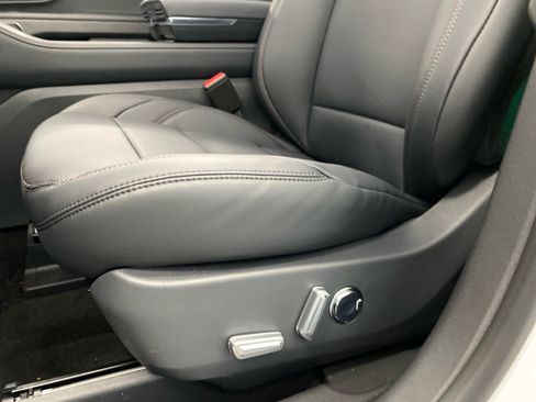 New 2026 Lincoln Nautilus Premier w/ Equipment Group 102A image 16