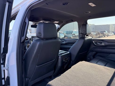 Used 2021 Chevrolet Suburban LT AWD/4WD image 9