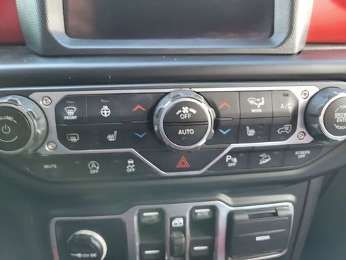 Used 2018 Jeep Wrangler Unlimited Rubicon w/ Dual Top Group AWD/4WD image 20
