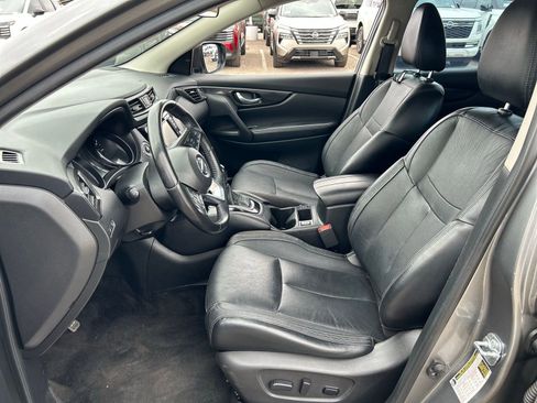 Used 2018 Nissan Rogue Sport SL w/ SL Premium Package image 14