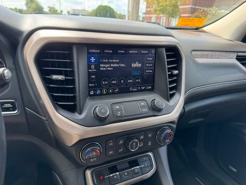Used 2021 GMC Acadia Denali w/ Denali Ultimate Package AWD/4WD image 16