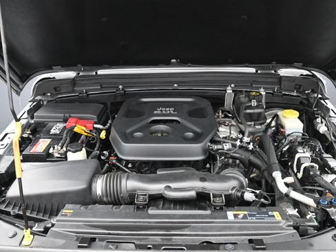 Used 2021 Jeep Wrangler Unlimited Sahara AWD/4WD image 24
