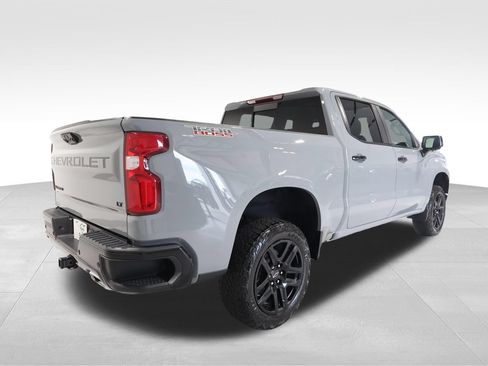 Used 2024 Chevrolet Silverado 1500 LT Trail Boss w/ Convenience Package II AWD/4WD image 4