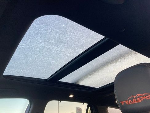 Used 2024 Honda Pilot TrailSport image 13