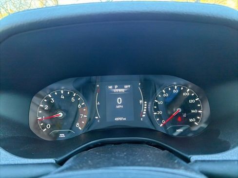 Used 2022 Jeep Compass Latitude w/ Sun and Sound Group image 13